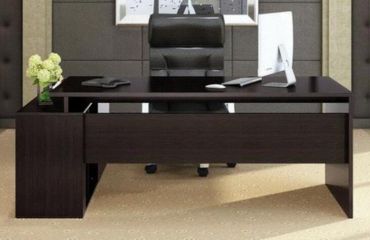 大班臺老板桌采用什么材質(zhì)?