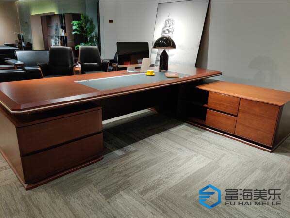 實(shí)木大班臺(tái)圖片7 實(shí)木大班臺(tái)圖片7